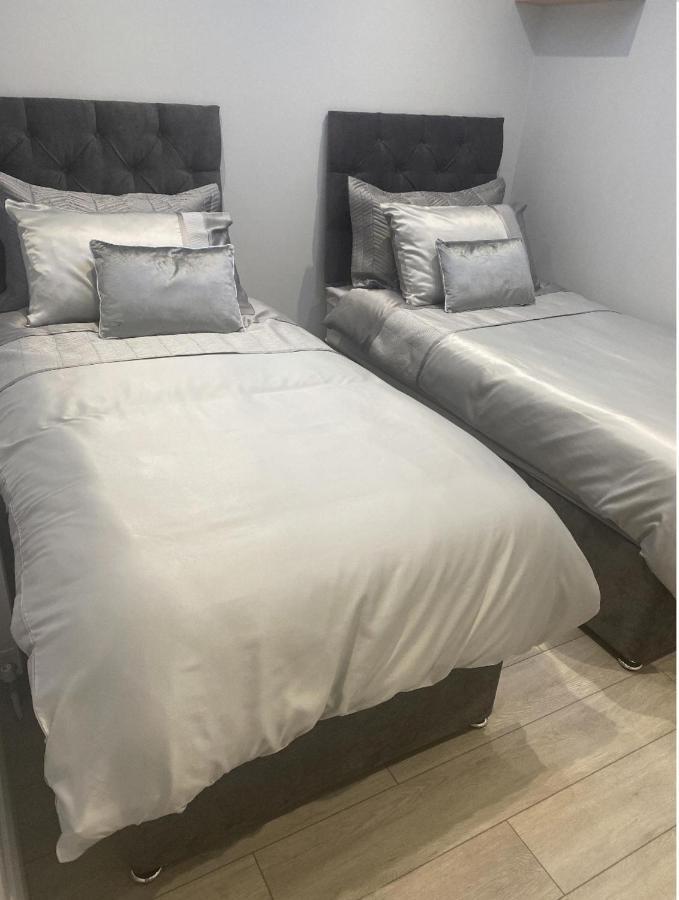 Modern 3-Bed Apartment In Magherafelt Sleeps 8 Extérieur photo