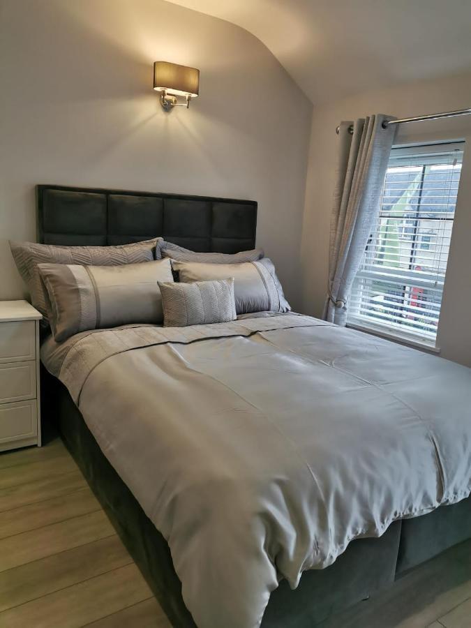 Modern 3-Bed Apartment In Magherafelt Sleeps 8 Extérieur photo